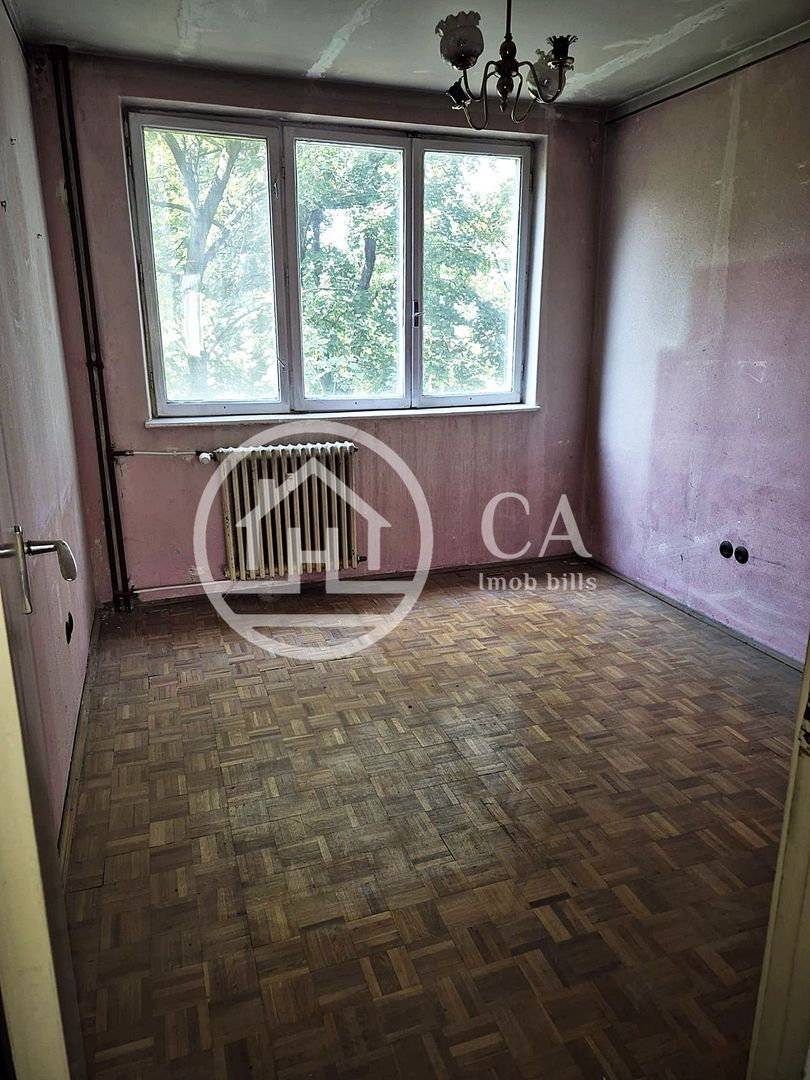 Apartament cu 4 camere de vânzare în zona Cantemir, Oradea - Poză 1
