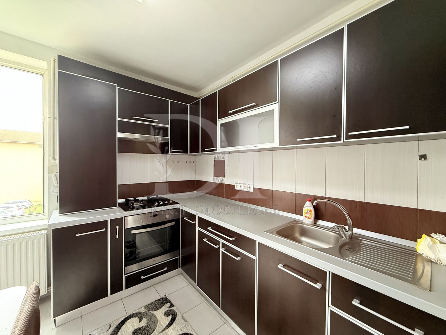 Apartament cu 3 camere decomandate / etaj intermediar - Poză 1