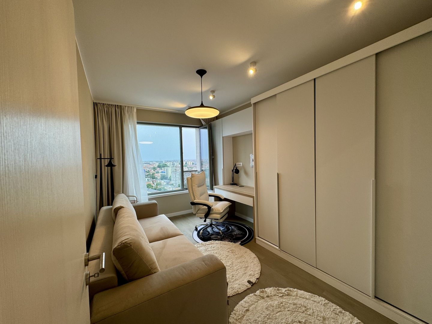 Apartament  la Isho cu vedere panoramica asupra orașului - Poză 15