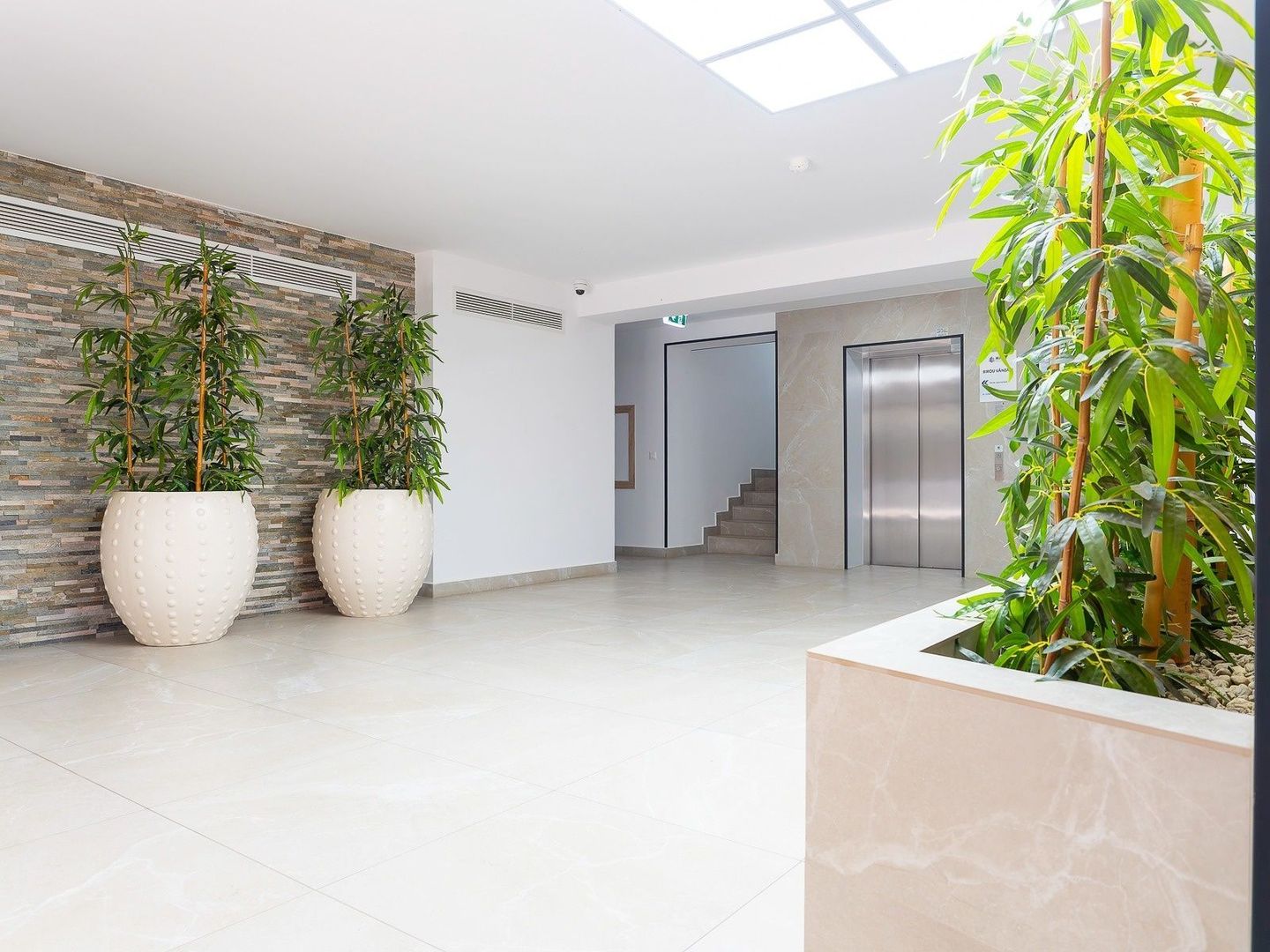 Garsonieră de lux, prima închiriere, în Hils Brauner, lângă metrou - Poză 7