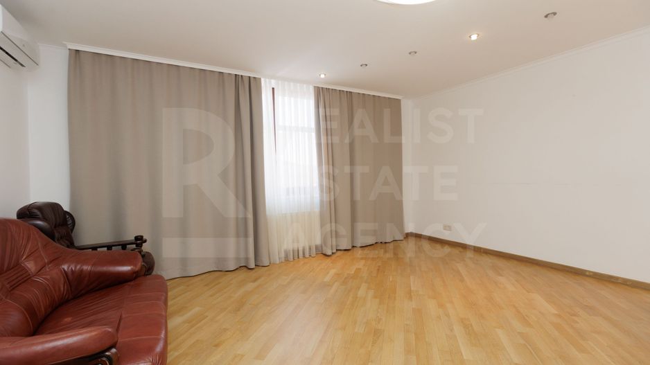 Chirie, casă, 3 nivele, strada Frumoasa, Centru - Poză 27