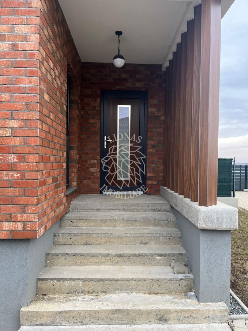 Doua case in Duplex 4 camere 183 mp-teren 295 mp-Dezmir Jud. Cluj - Poză 2