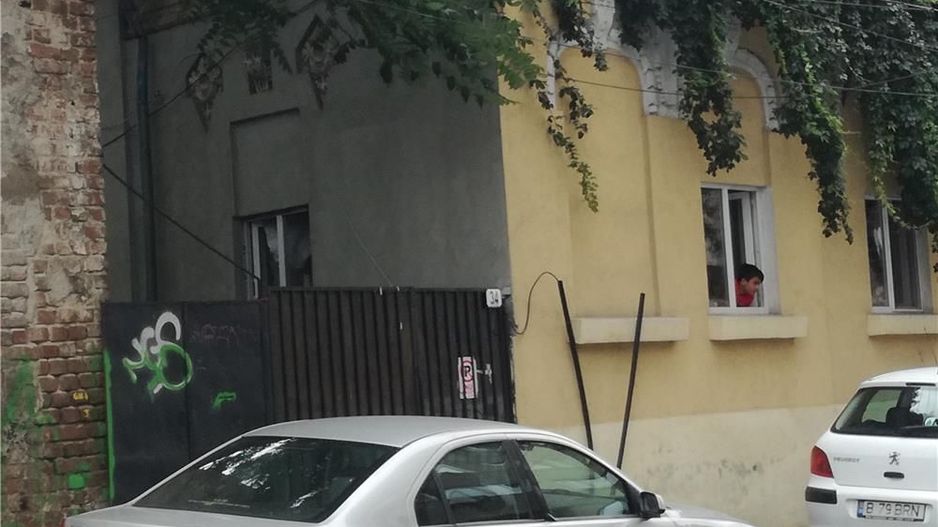 vanzare casa curte - Poză 4