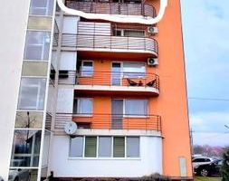 Vând apartament cu 3 camere - Poză 10