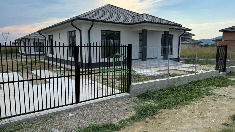 Casa Budesti-3 camere - Poză 3