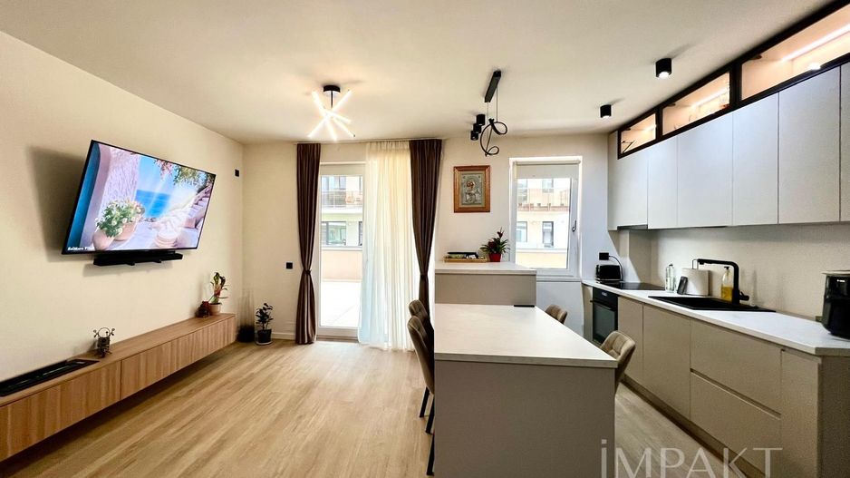 Apartament ultrafinisat cu terasa si view - Poză 1