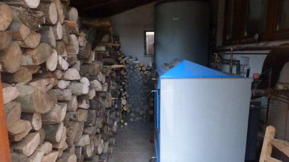 Proprietate deosebita - casa cu curte si livada - Poză 28