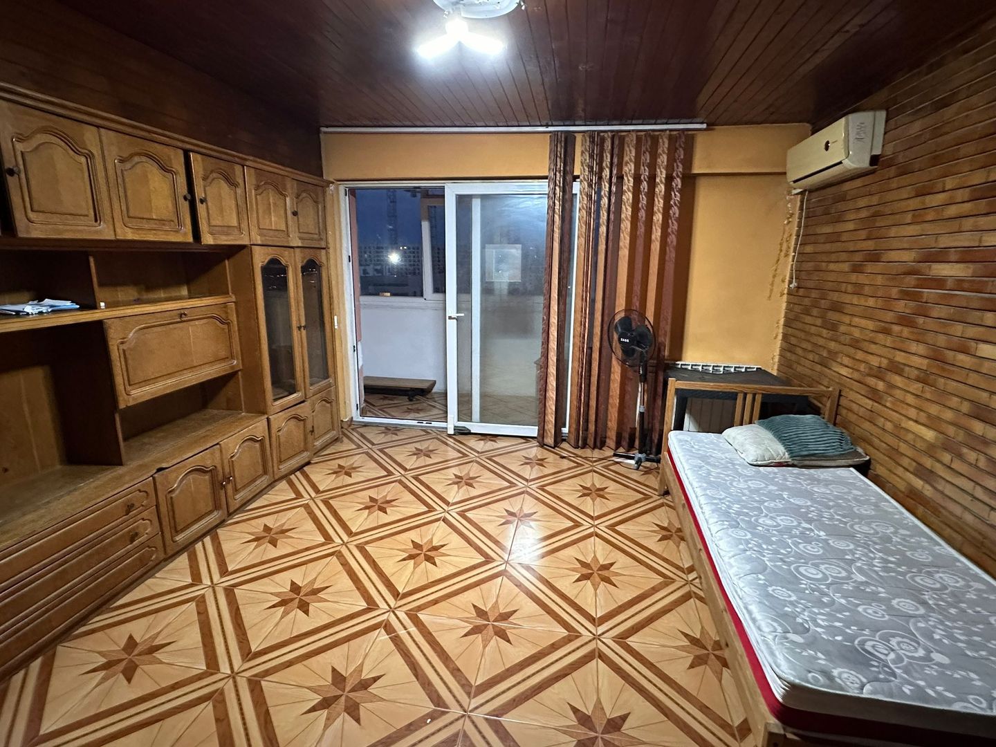 Apartament clasic cu 3 camere, Lujerului - Poză 1