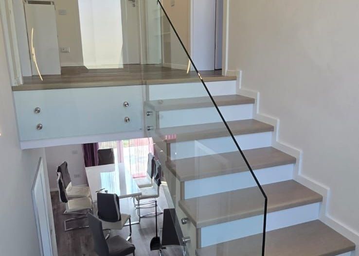 Duplex superb despartit prin garaj - Poză 31