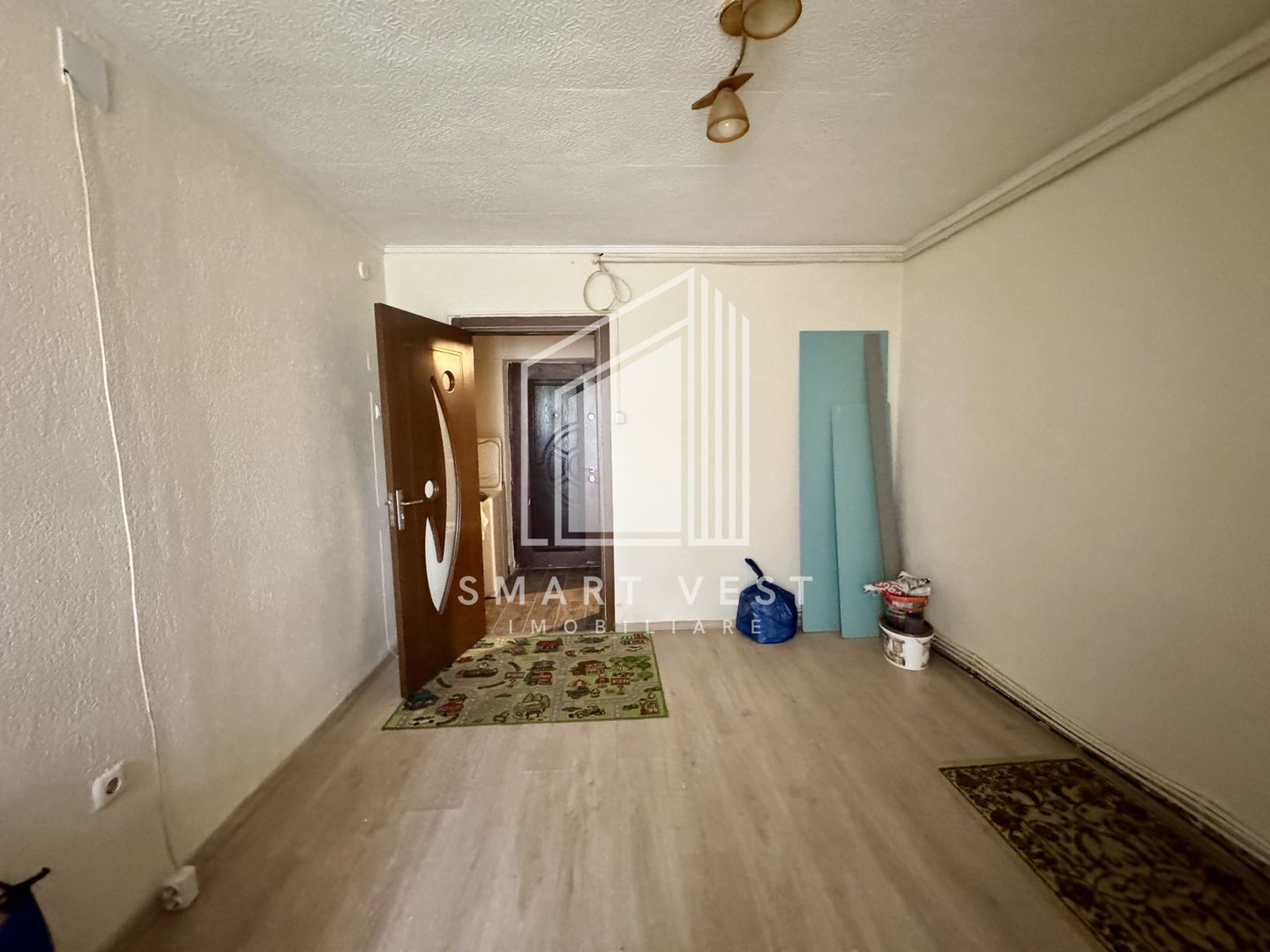 Garsoniera + balcon | Parter | Zona Micro 17,  str. Ostrovului - Poză 2