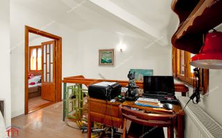 Vila cocheta, situata in centrul istoric al orasului - Poză 13