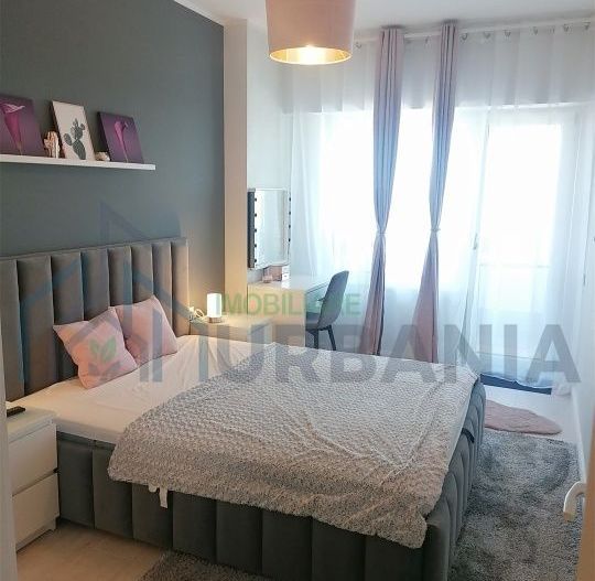 Inchiriez ap complex royal town cu parcare inclusa - Poză 1