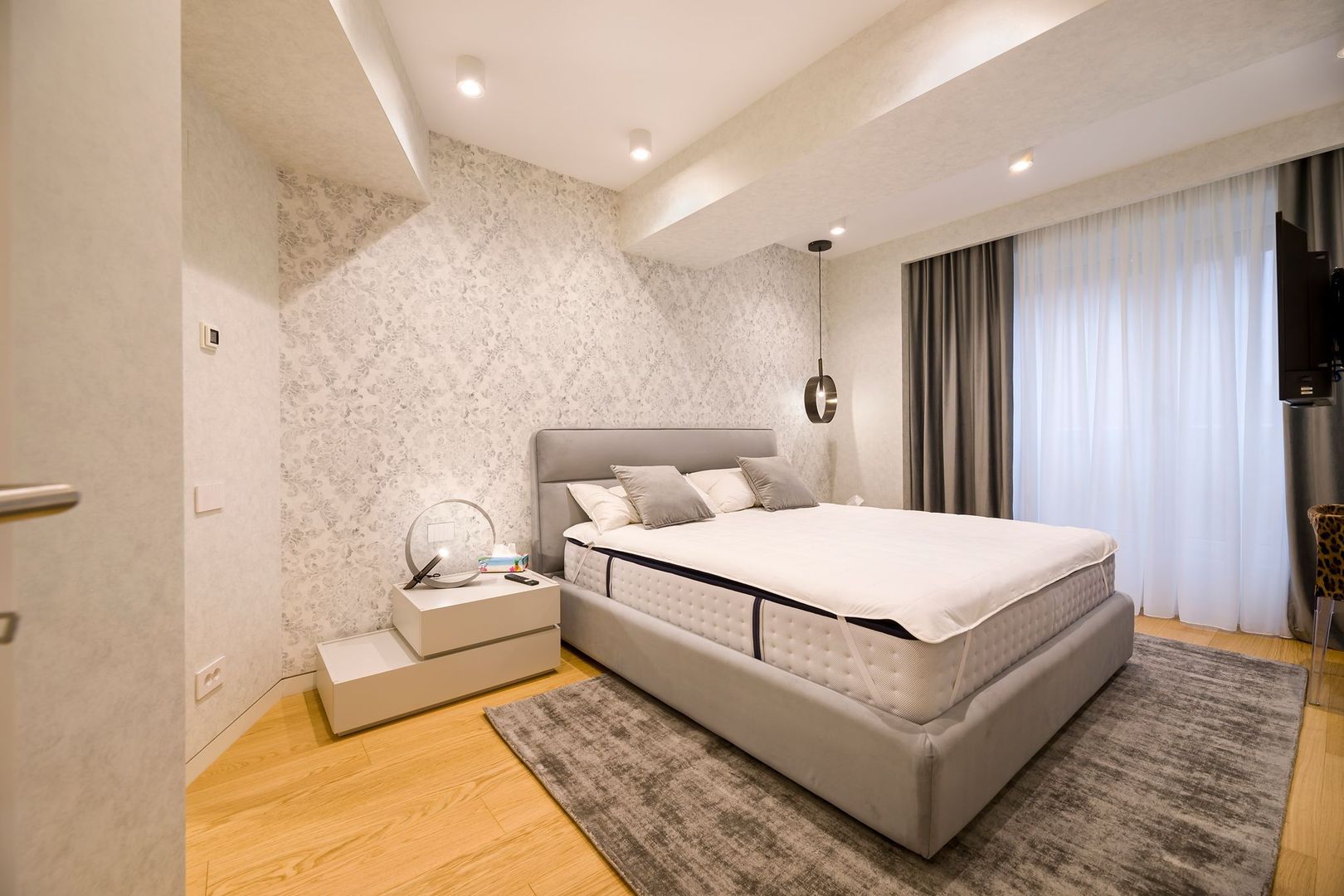 Apartament deosebit 4 camere complet mobilat si loc de parcare inclus - Poză 26