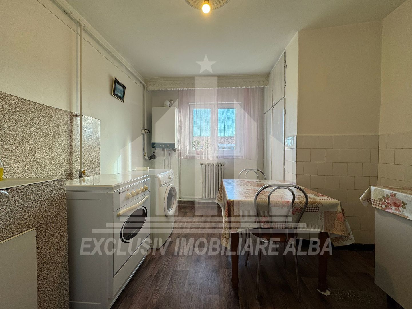 Apartament cu 2 camere de vanzare, Cetate - Poză 1