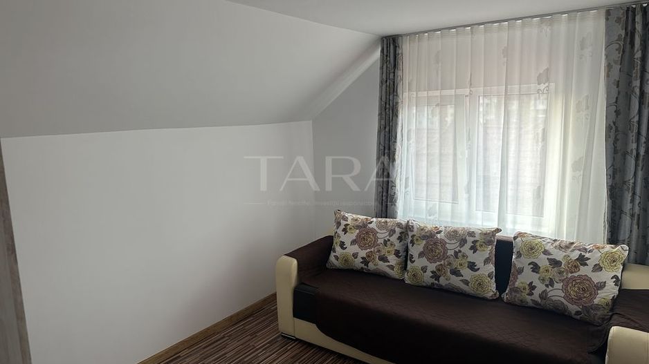 Casa de vanzare in zona  centrala a localitatii - Poză 4