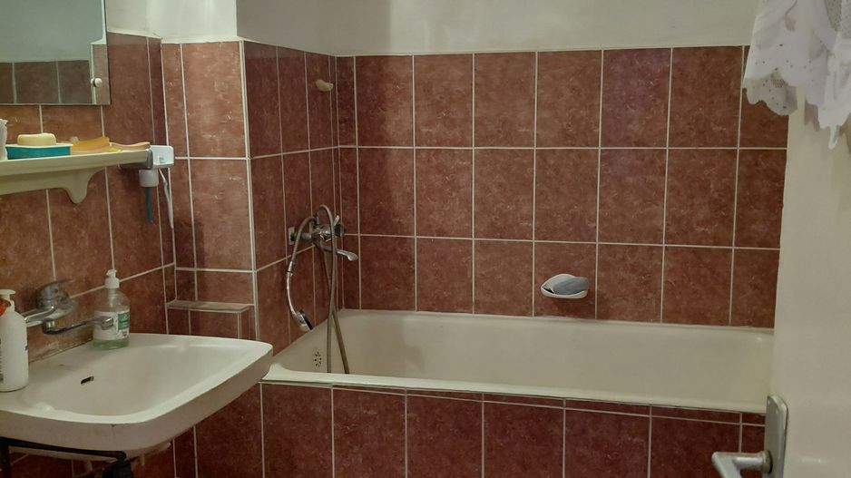 Aprtament 2 cam, Tig 1,et 3 si  un garaj mare langa bloc - Poză 8