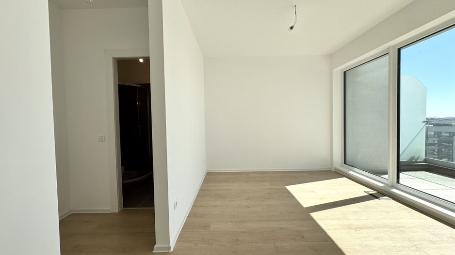 3 camere 75 mp SU + Balcon 8mp - Verdere curte interioară - Poză 7