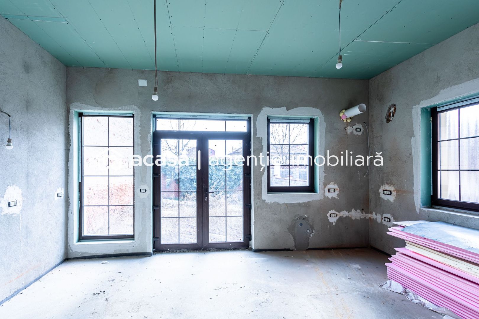 Casă / Vilă semifinisată cu destinații multiple zona centrală - Poză 9