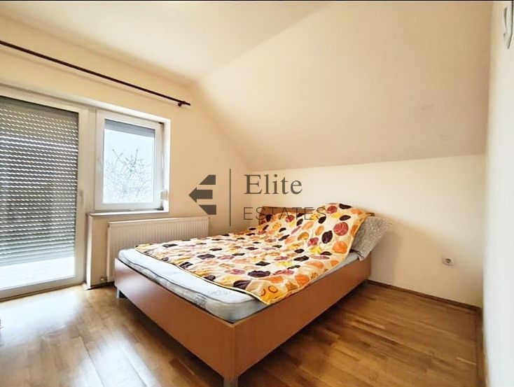 Casa cu 4 camere garaj si curte de 500 mp in Nojorid - Poză 7