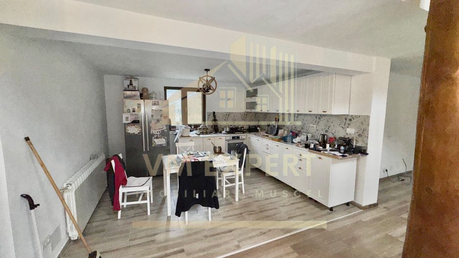 CASĂ 5 CAMERE 252 MP TEREN 1362 MP DRAGOSLAVELE ARGEȘ - Poză 18