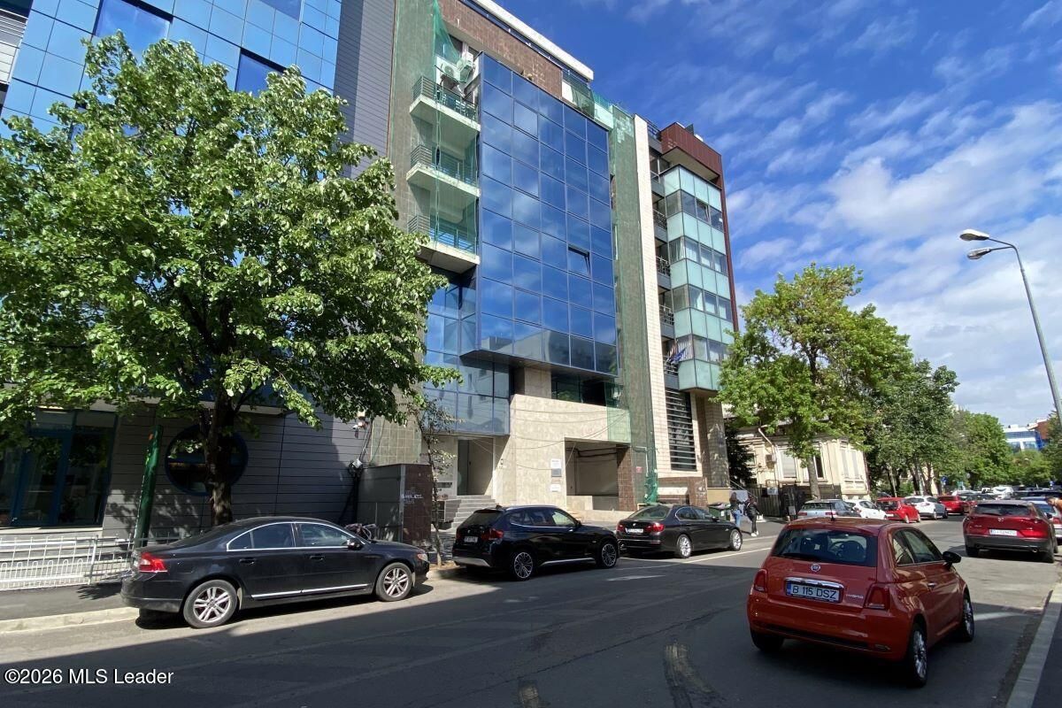 Polona - Duplex 256 mpu, 6 camere, etaje 6+7, panorama, terase 52 mp - Poză 1