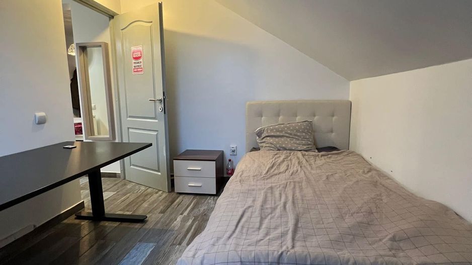 Apartament cu 3 camere - Poză 3