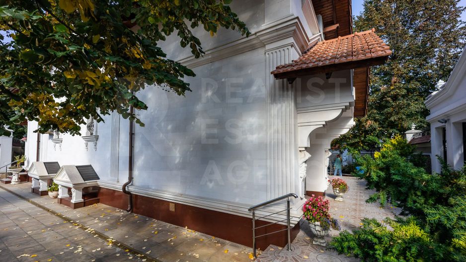 Se oferă spre chirie casă exclusivistă amplasată în Centul orașului - Poză 3