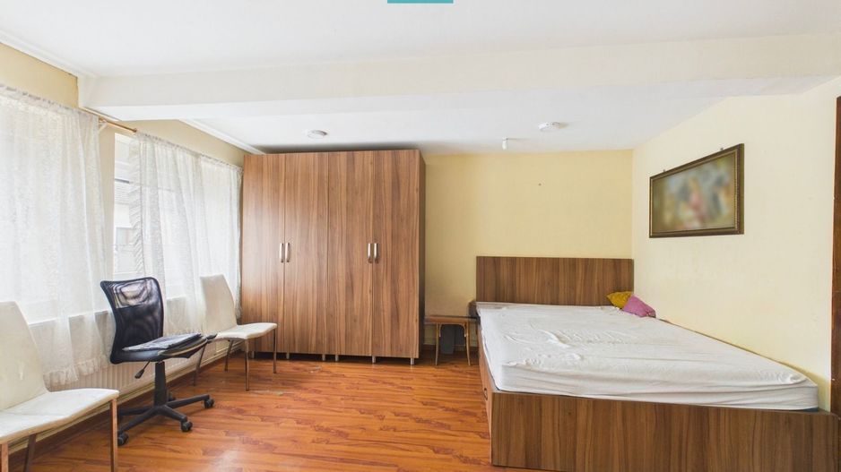 Casă cu 755 mp teren, zonă centrală Curtici - Poză 2