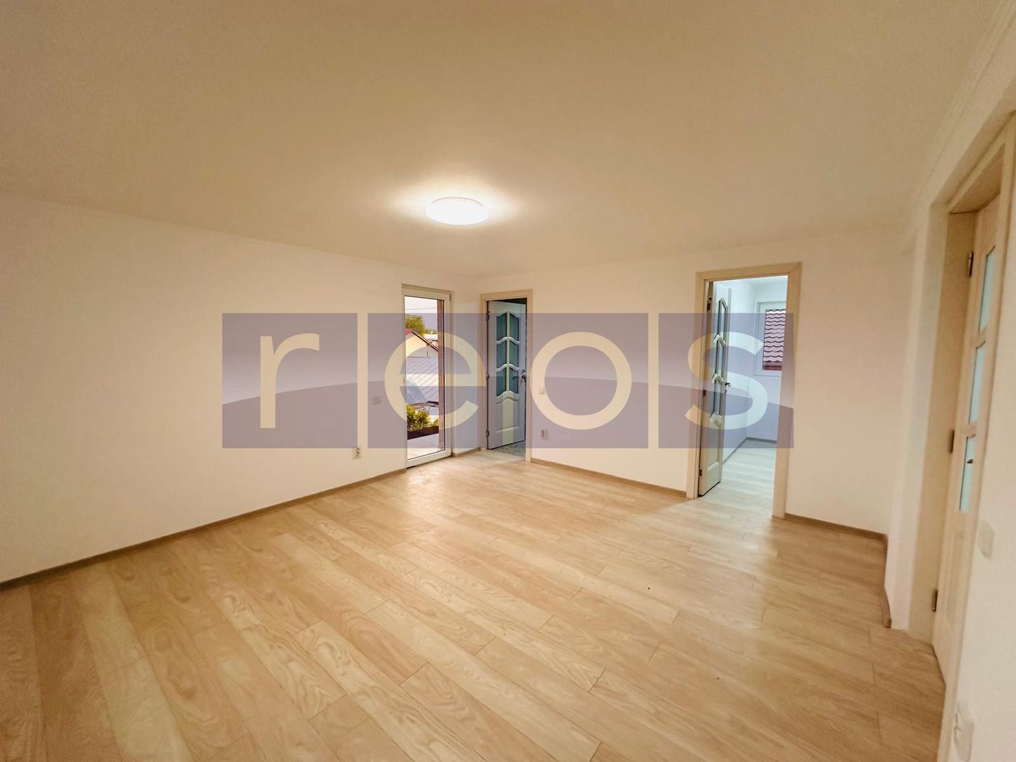 CASA DE VANZARE | 6 CAMERE | 1050 MP - Poză 8