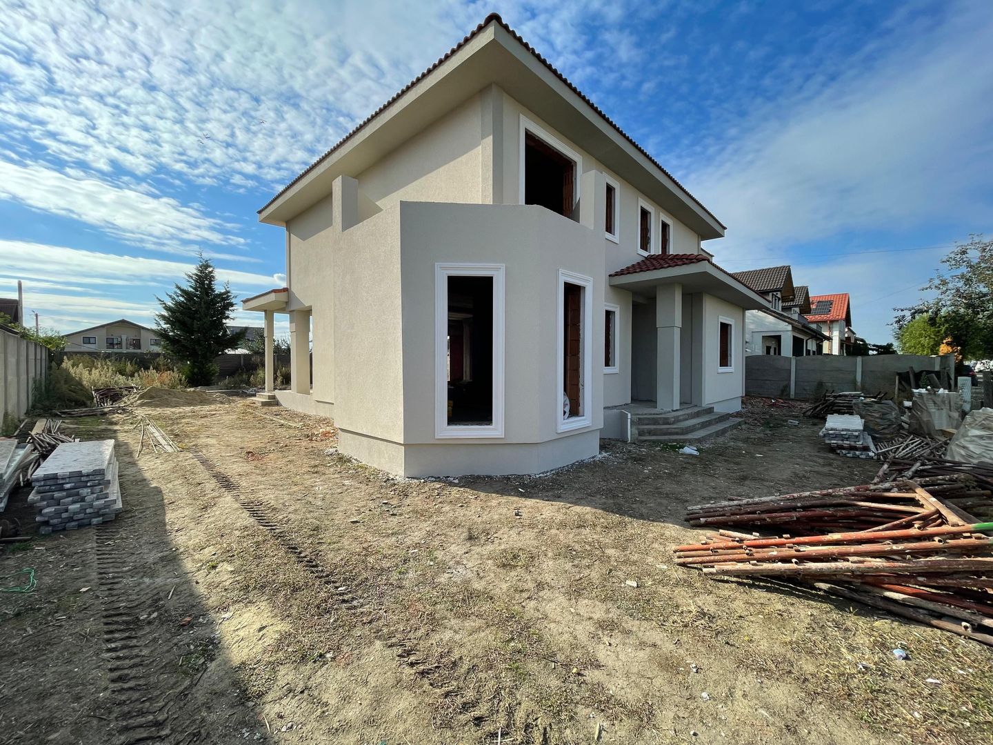 Casă individuală cu 6 camere și teren generos de 735mp |Moșnița Veche| - Poză 1