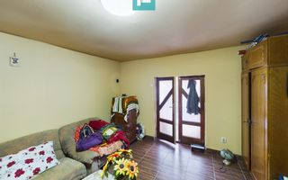 Casă cu 2 camere și 456 mp teren în Ghioroc - Poză 9