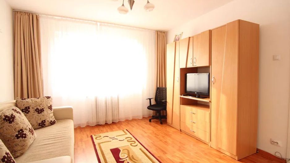 APARTAMENT METROU BASARAB - Poză 1