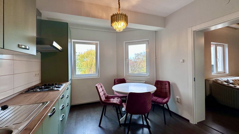 Apartament cu 3 camere de vânzare în Dumbravita - Poză 9