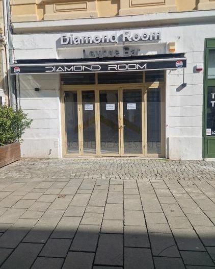 Spațiu comercial de închiriat Centrul Vechi – Strada Franceză | 70 mp + pivniță - Poză 1
