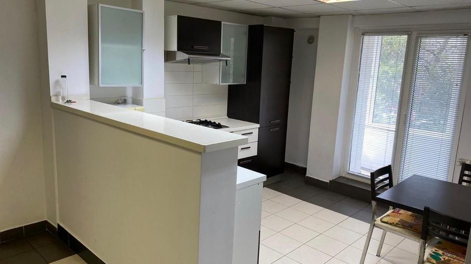 Apartament 2 camere decomandat, 60 mp, bloc 1990 - Poză 3