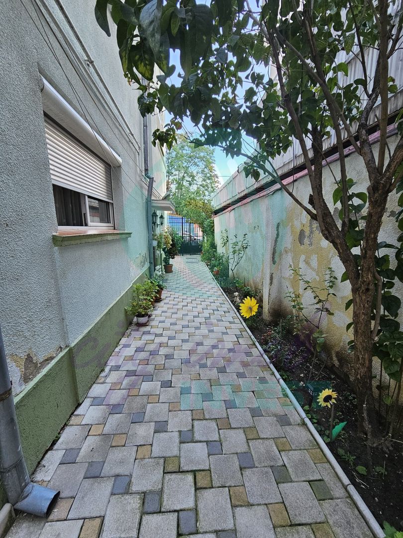 Apartament 3 Camere în Vilă, Zona Centrală - Poză 2