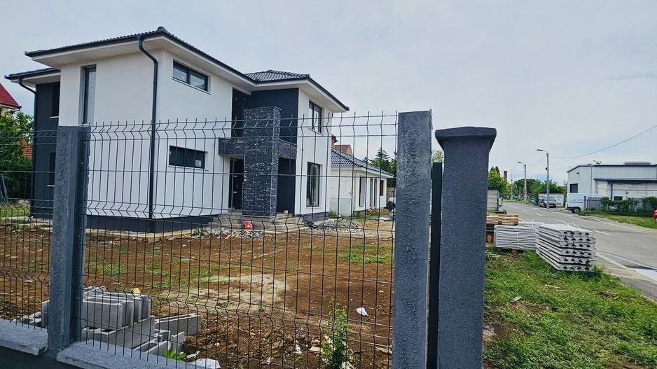Casa semifinisata P+E zona Oncea - Poză 4