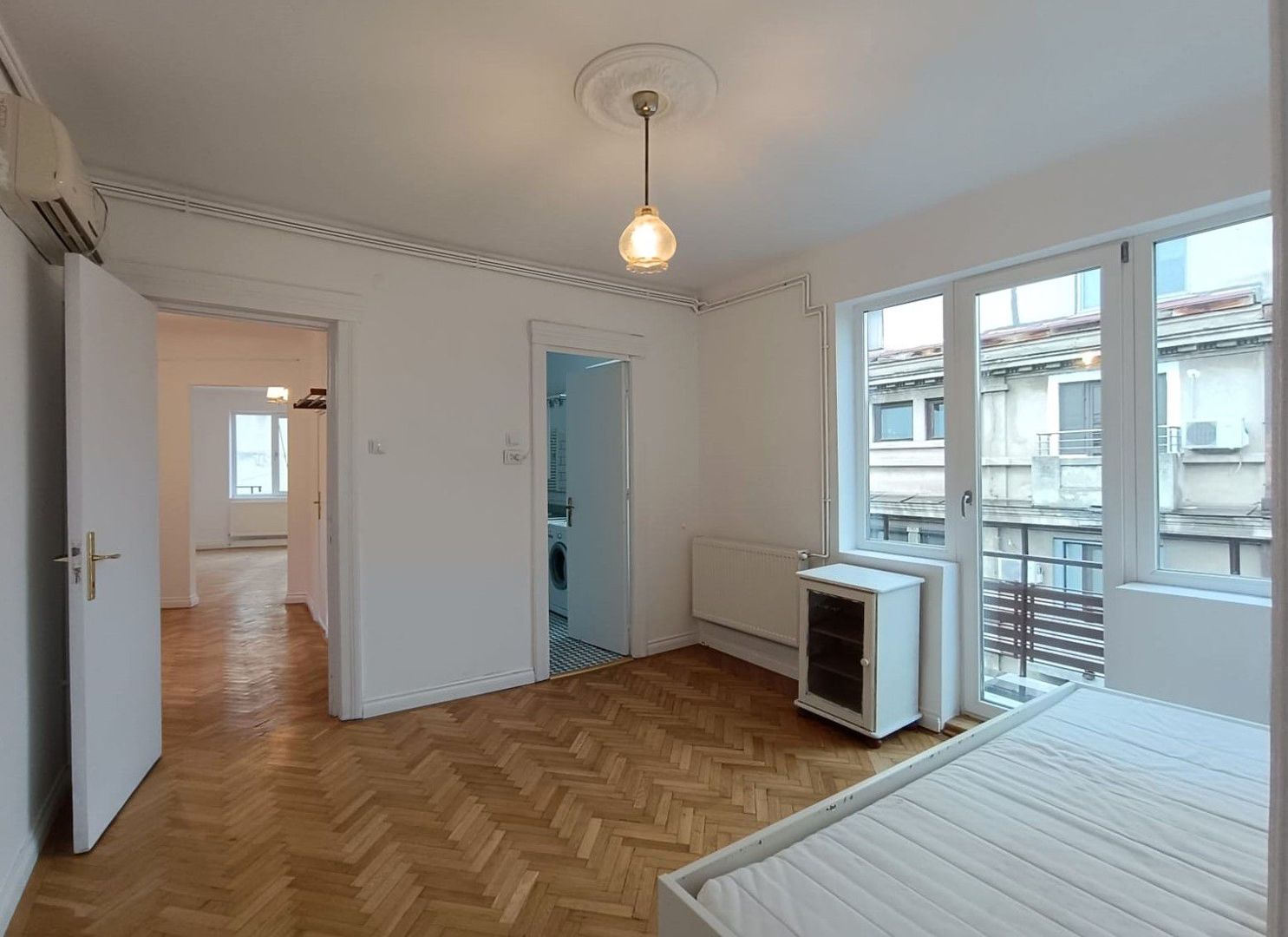 Inchiriem apartament complet renovat zona Universitatii - Poză 14