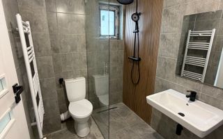 Casa individuala 4 camere Finalizata 380mp curte comuna Berceni - Poză 21