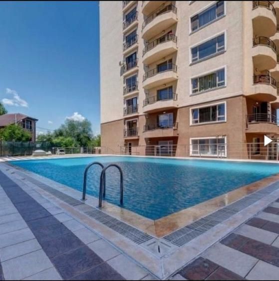 Apartament 3 camere lux, curte proprie 120 mp, parcare, piscină, pet friendly - Poză 1