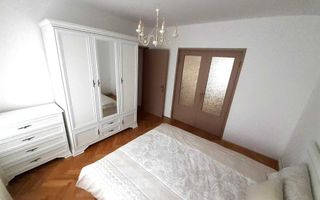 3 camere, decomandate, Parcare, Andrei Muresanu, zona Parcului Engels - Poză 2