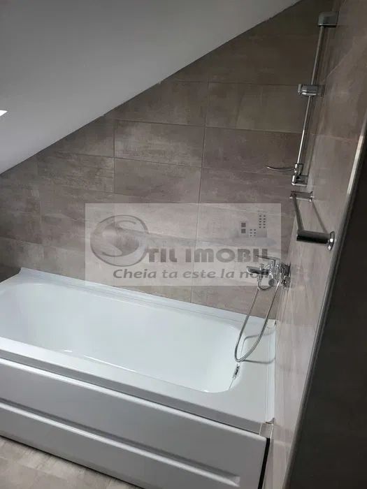 Apartament 4 camere Podul de Piatra 700 euro - Poză 9