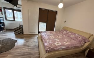 Casă înșiruită complet mobilată + curte+ 2 parcari în complex inchis! - Poză 5