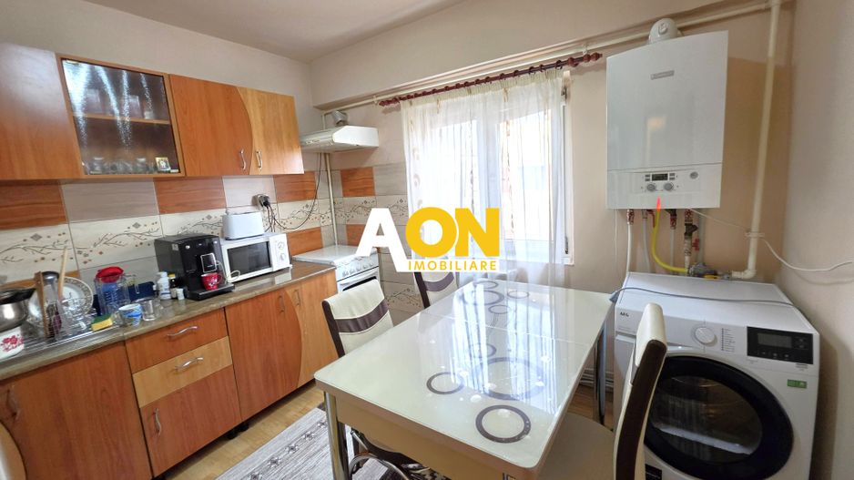Apartament 3 camere, 2 bai, decomandat, etaj 3, Cetate, zona Stadion - Poză 3