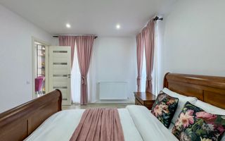 Apartament cu 3 camere de vânzare în zona Centrală - Poză 5