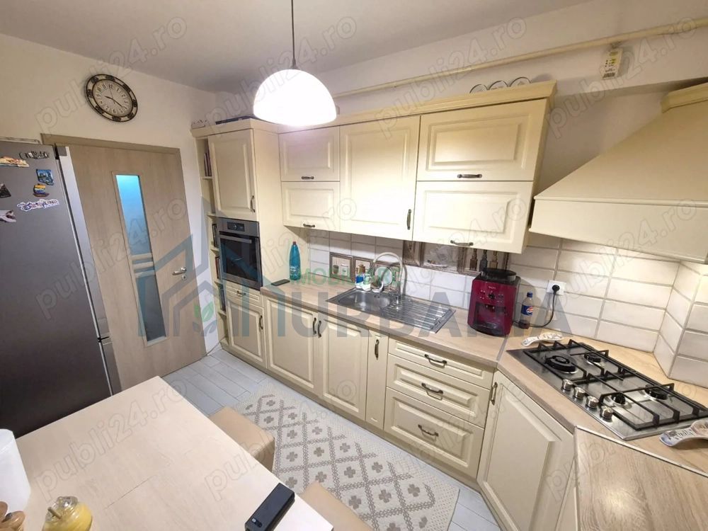 Vând apartament cu 3 camere - Poză 6