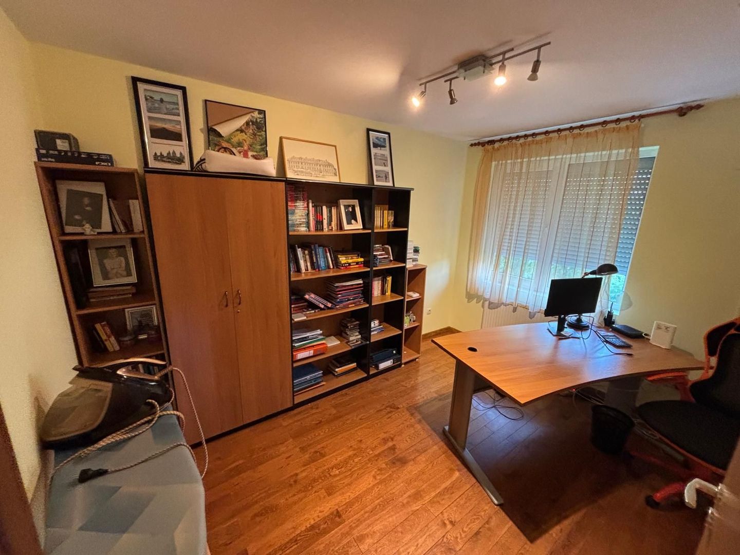 Vila deosebita aproape de padure - Poză 27