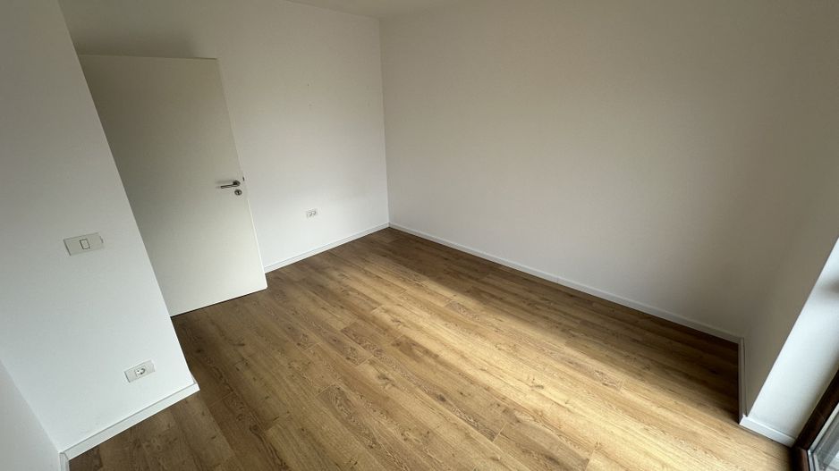 Casa deosebita intr-un cartier privat cu bariera - Poză 31