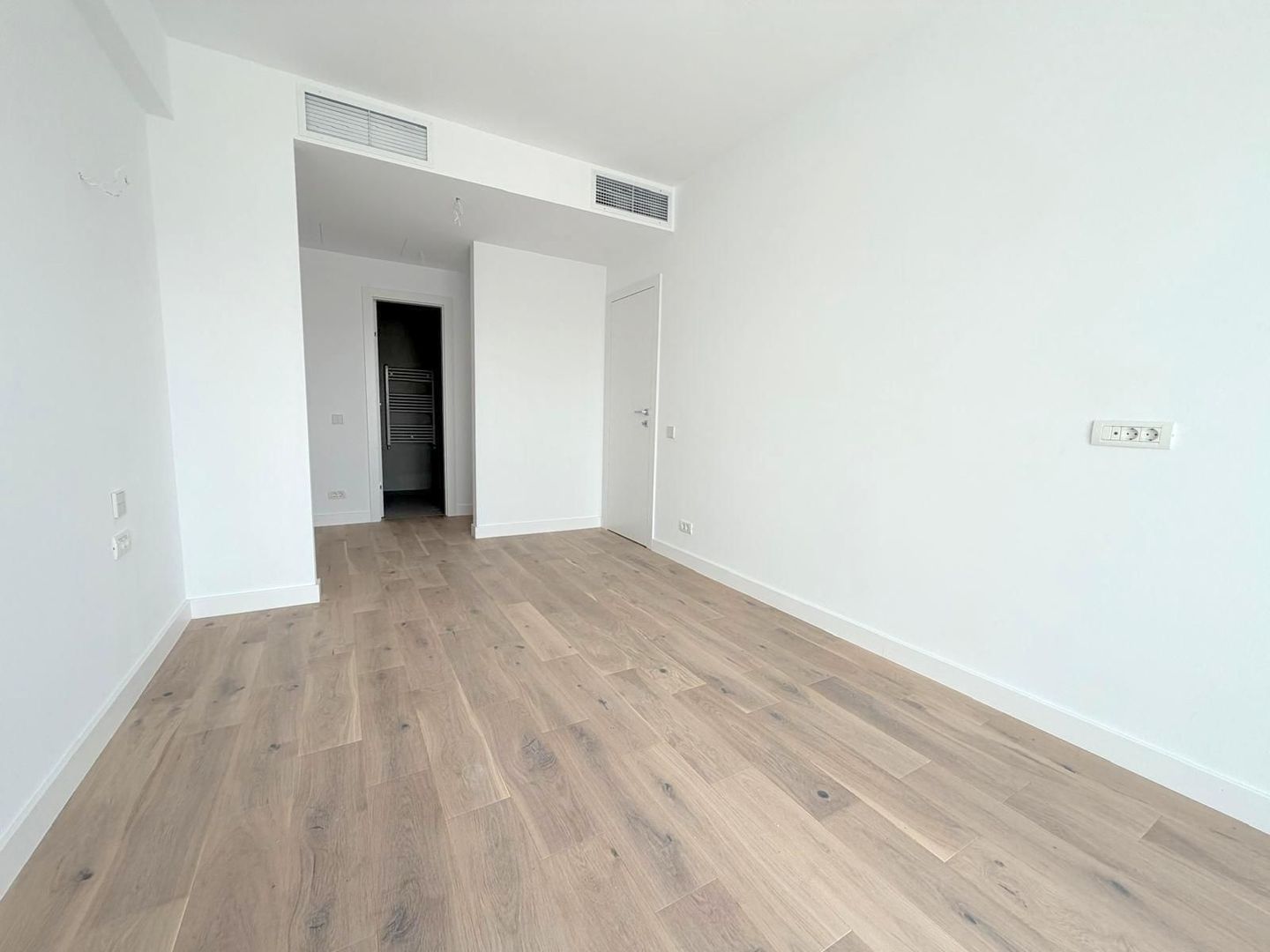 Apartament 2 camere  The Level |  Piata presei libere |  Parcare subterana - Poză 17