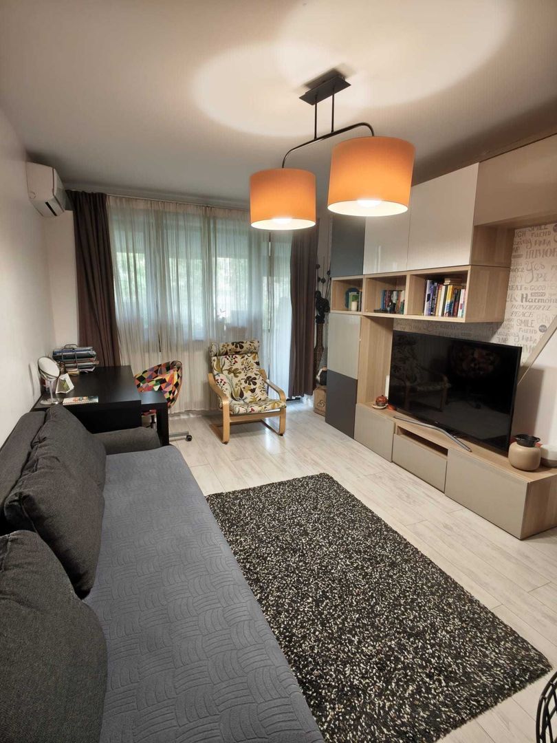 Apartament 3 camere de vânzare  Piata Gorjului-centrala proprie - Poză 1